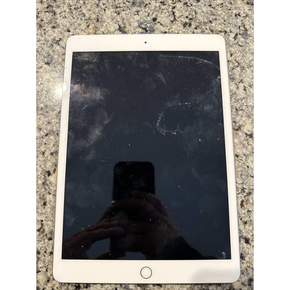 Apple‎ iPad 7th Generation (2019) - WiFi Only 32GB - PARTS OR REPAR ONLY BROKEN